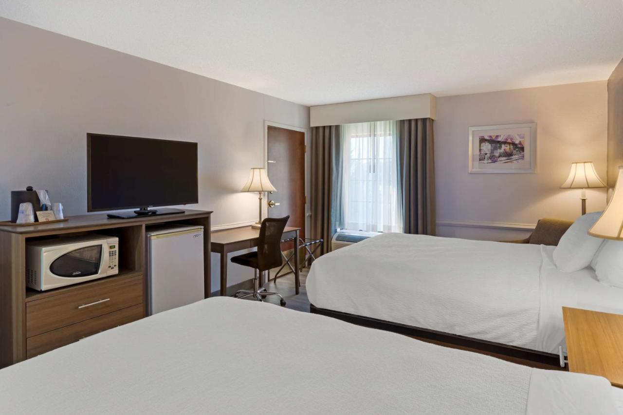 Best Western Plus South Hill Inn Exterior photo