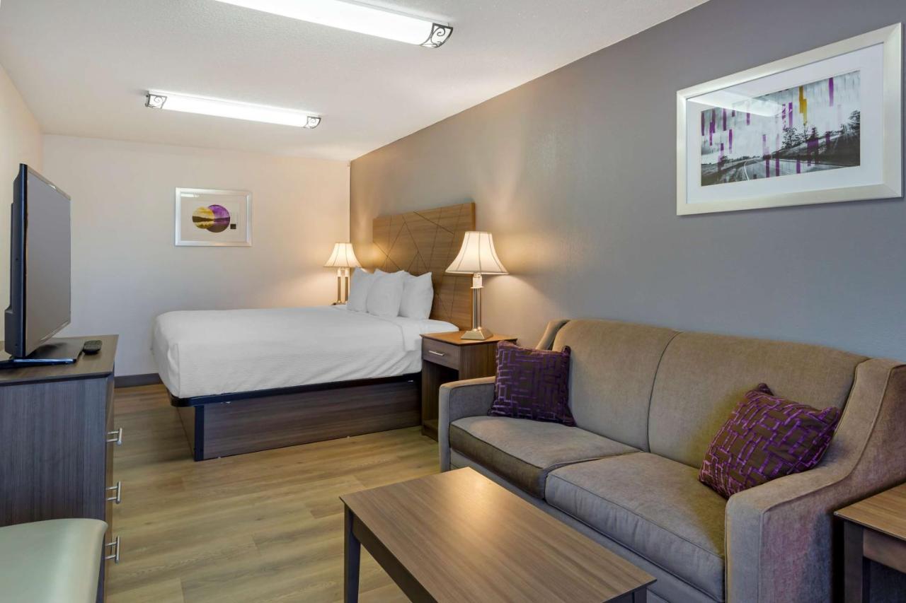 Best Western Plus South Hill Inn Exterior photo