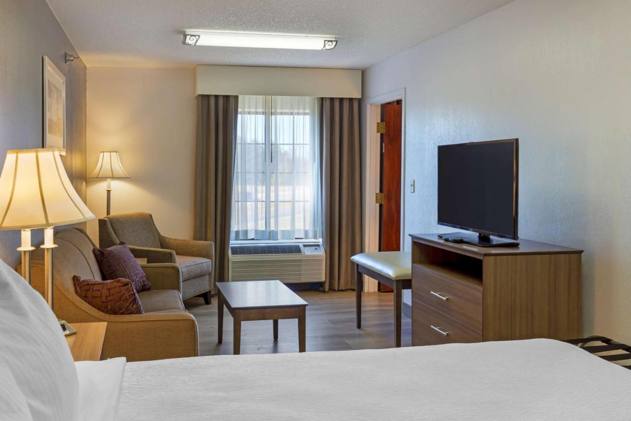 Best Western Plus South Hill Inn Exterior photo