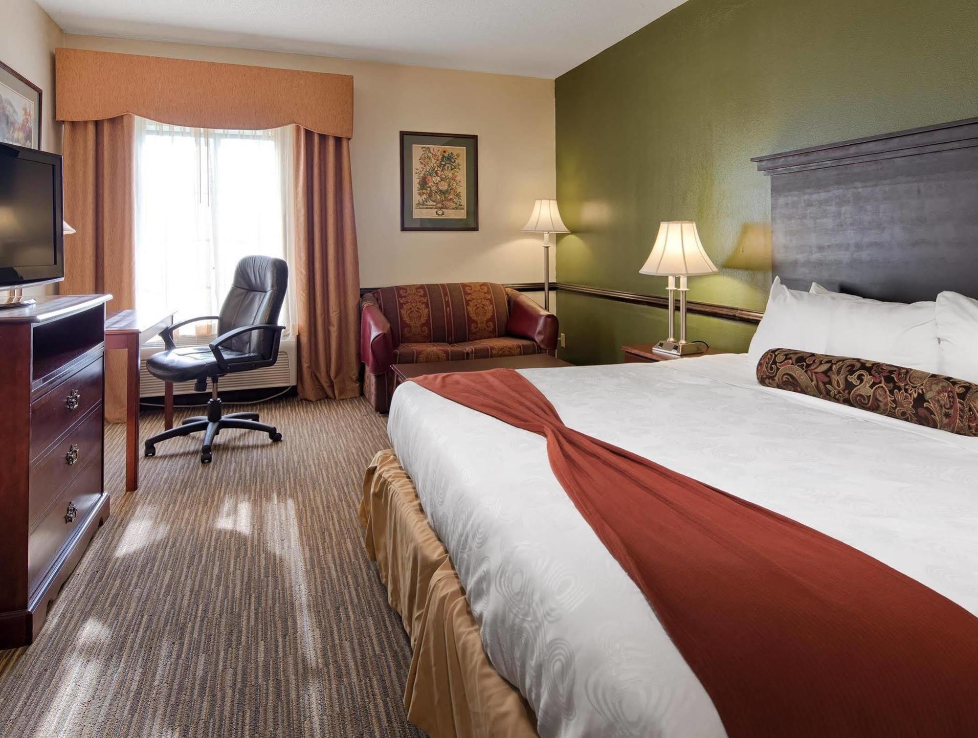 Best Western Plus South Hill Inn Exterior photo