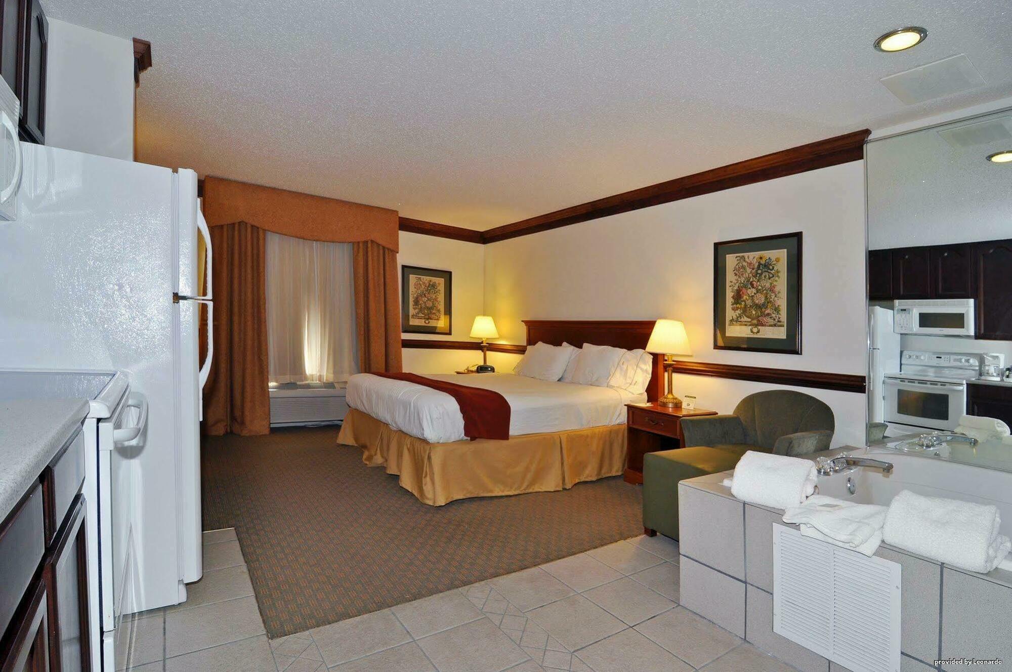 Best Western Plus South Hill Inn Exterior photo