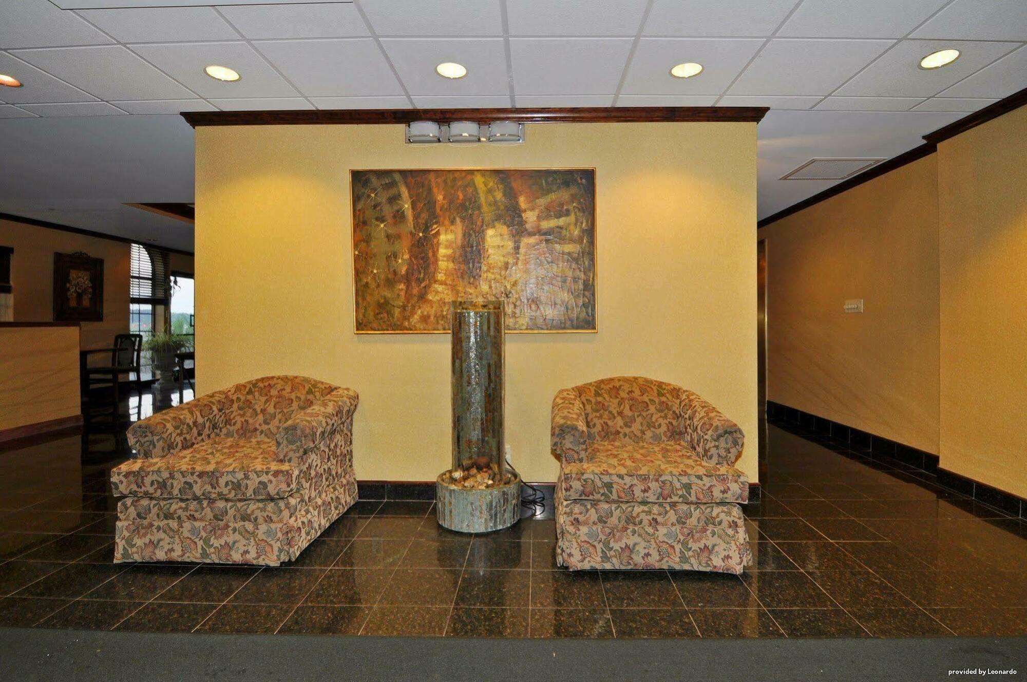Best Western Plus South Hill Inn Exterior photo